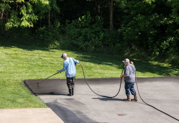 Driveway Coating Service in Gallatin