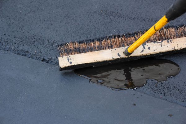 Driveway Asphalt Sealing in Gallatin