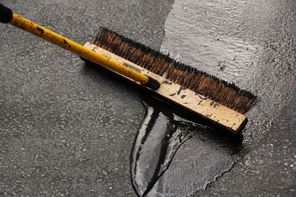 Asphalt Driveway Sealing in Gallatin